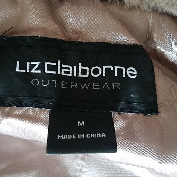 Liz Claiborne Faux Fur Super Soft Plush Cozy Tan Vest with Pockets - Picture 7 of 8